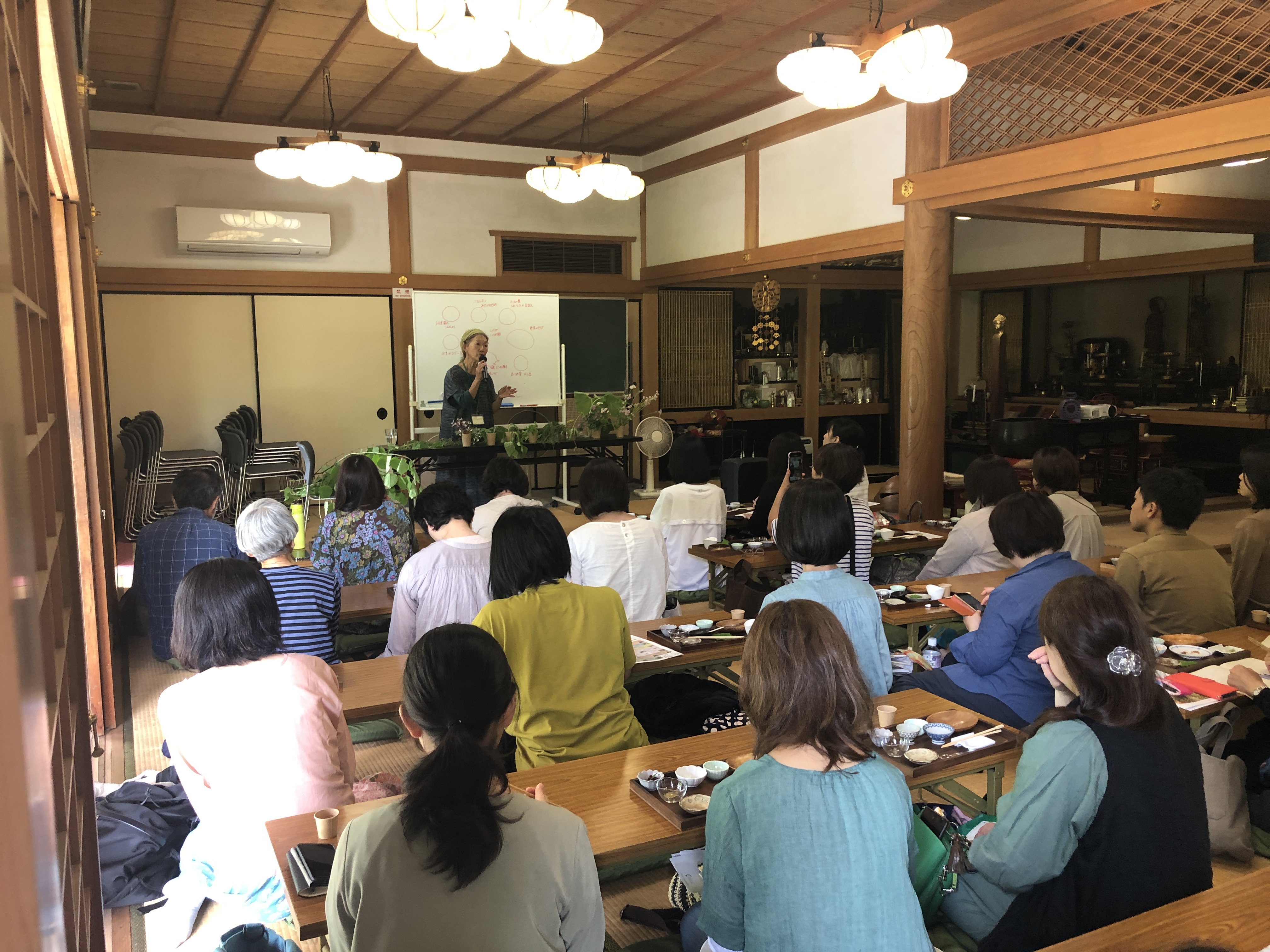 講座「和漢美容液とヨクイニンローションの作り方を伝授！」竹川雅子先生